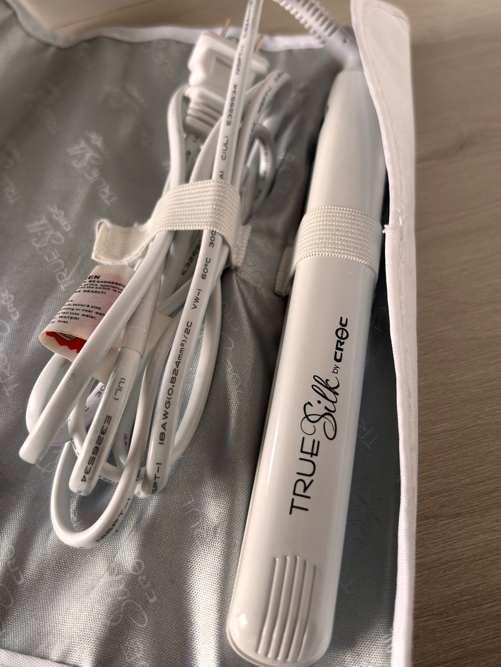 Baby true silk by Croc Travel Size Hair Straightener Iron with Pouch/Mat